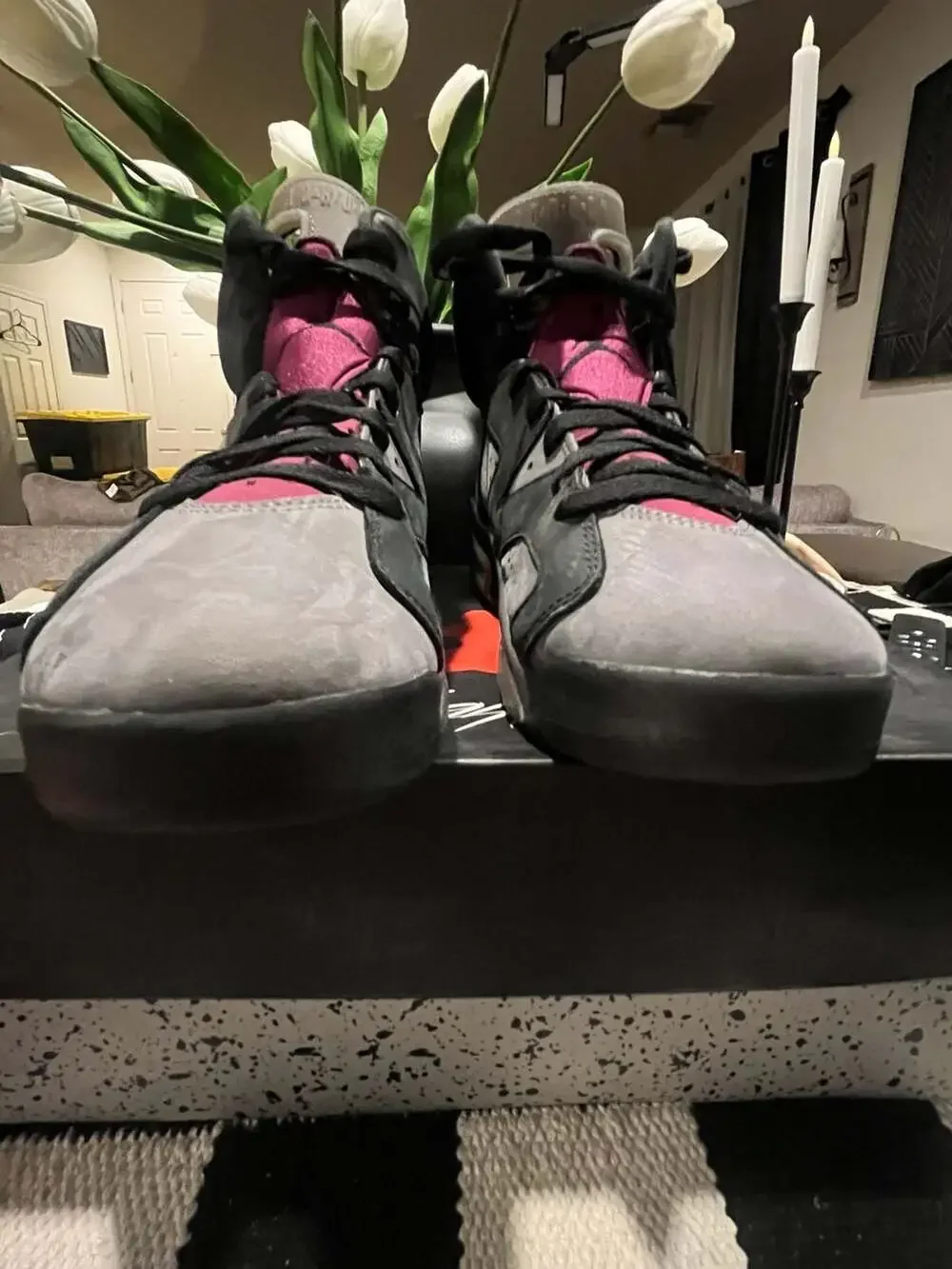 Jordan 6 Bordeaux size 10.5 men